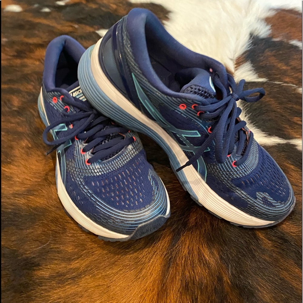 ASICS Gel Nimbus 21 size 8.5 blue